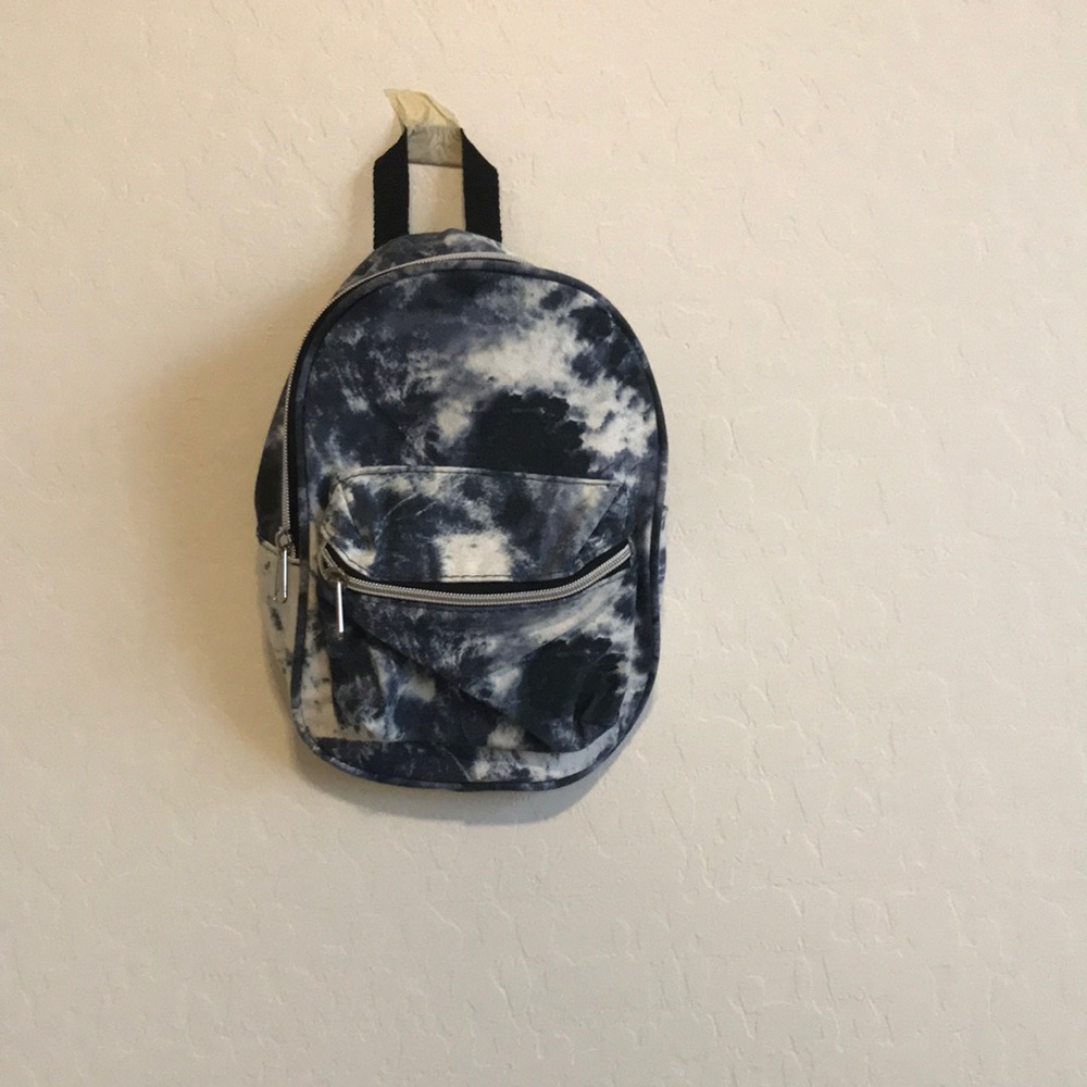 really cute mini back pack for kids blue
